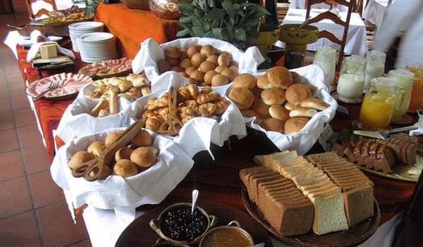 Desayuno buffet en Inkaterra Machu Picchu Pueblo Hotel.