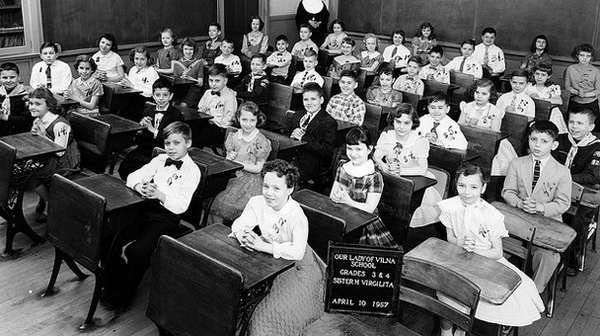 Clase de cuarto grado de la escuela Lady of Vilna, Chicago.