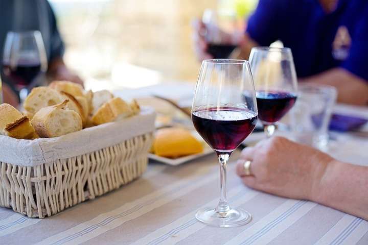 Merienda con vino