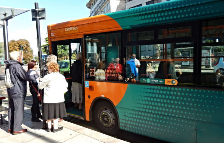 Subiendo al autobús