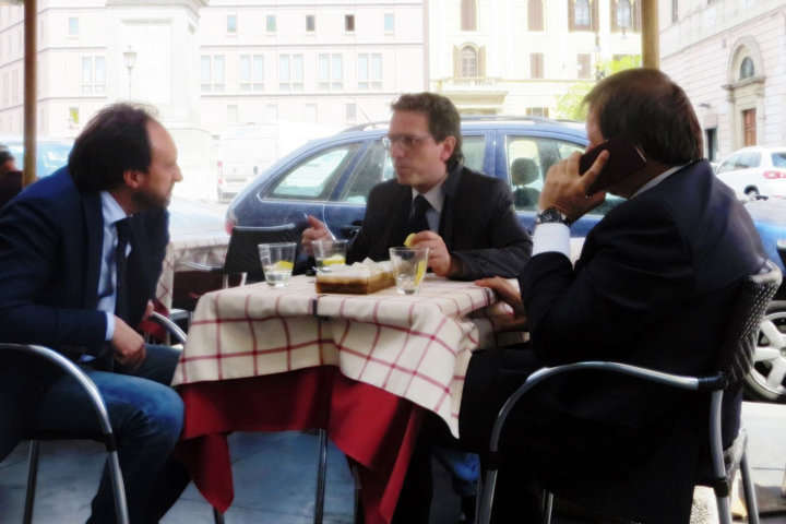 Comida informal an la Via Merulana, Roma.