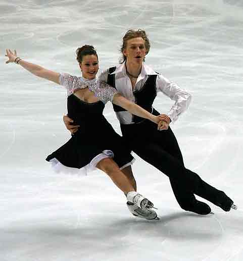 Cuando bailamos podemos enviar 'mensajes' a los demás como nuestro estado de ánimo. Pareja de baile patinaje sobre hielo