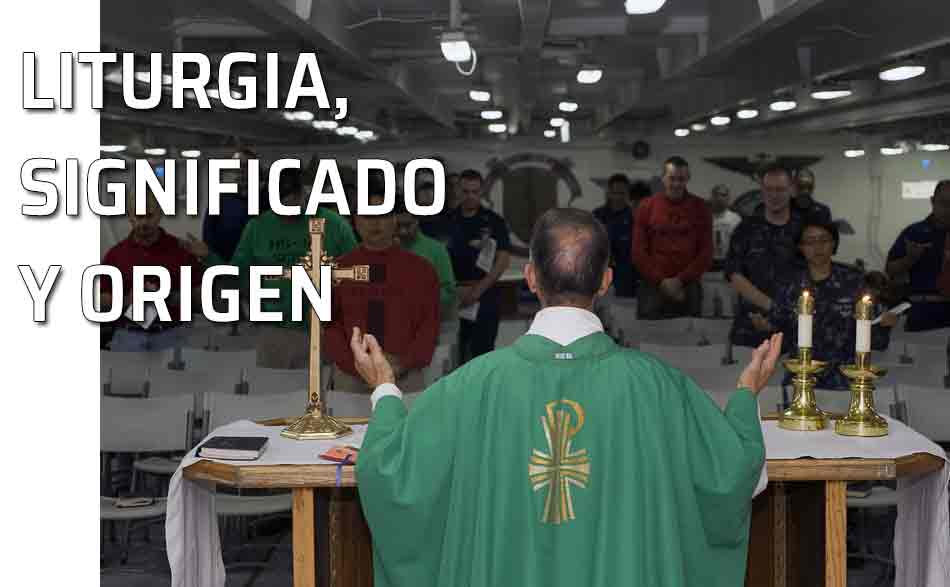 Sacerdote oficiando una misa