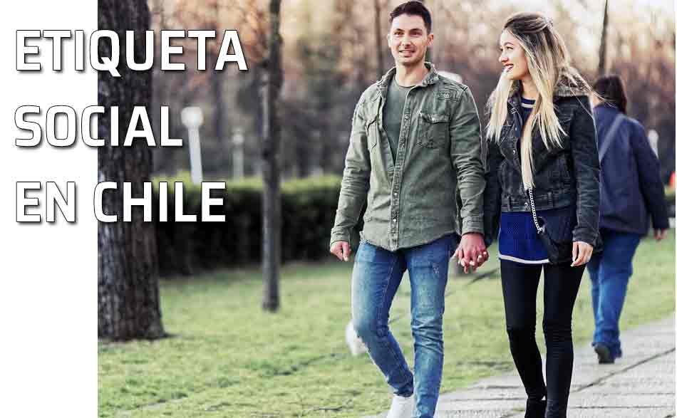 Pareja dando un paseo