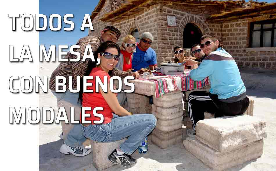 Familia a la hora de comer. La mesa y los buenos modales