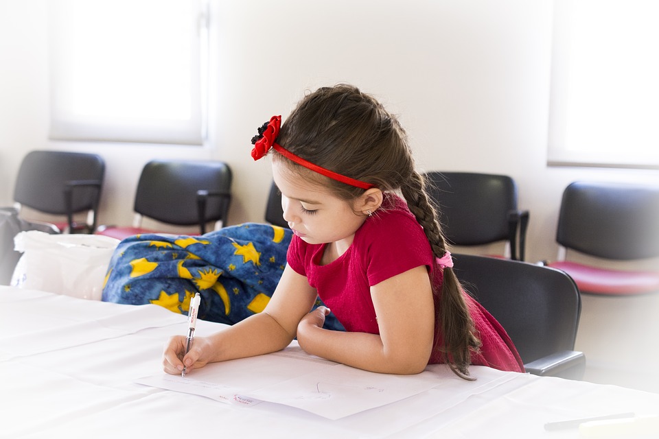 Escuela - Niña en el colegio