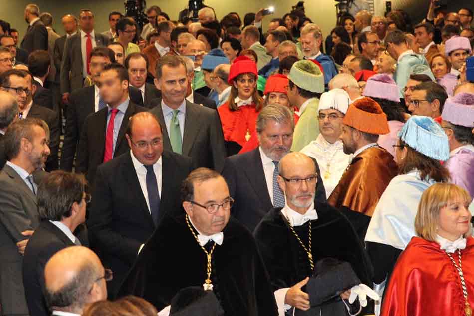 Su Majestad el Rey presidió la apertura del Curso Universitario 2015/2016 en la sede de la Universidad de Murci