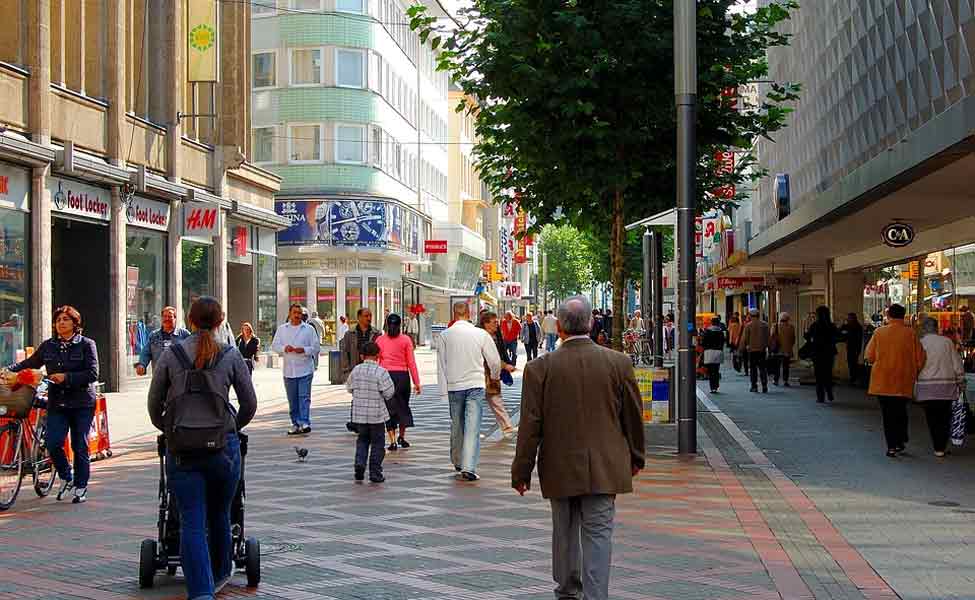 Diferencias de comunicación entorno rural y entorno urbano. Calle comercial