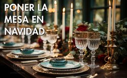 Las mesas de Navidad suele ser elegantes, llamativas y lujosas