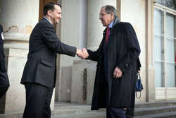  Saludo Rados³aw Sikorski y Sergey Lavrov encuentro Rusia-Polonia