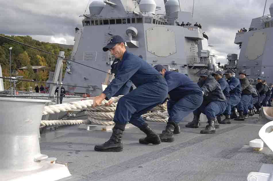 El saludo naval y sus partes. Marinero en faena