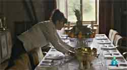 Sir Humphry Wakefield organiza una cena de amigos en el castillo de Chillingham. Imagen de la mesa para la cena